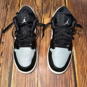 Jordan 1 low Men’s Size 10